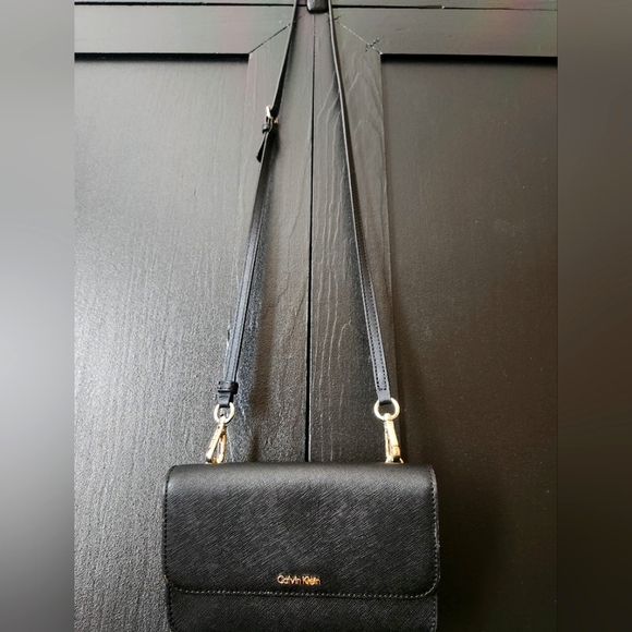 Calvin Klein black crossbody purse - Picture 2 of 7
